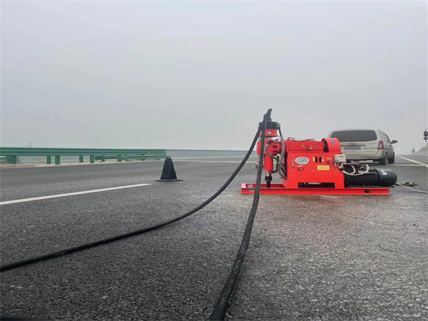 三江马路路基路面开裂下沉注浆加固灌浆